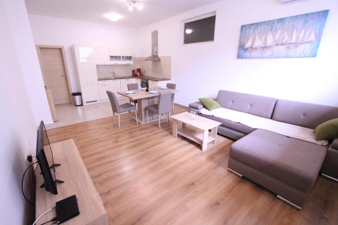 Apartman Darija Podstrana Eksteriør bilde